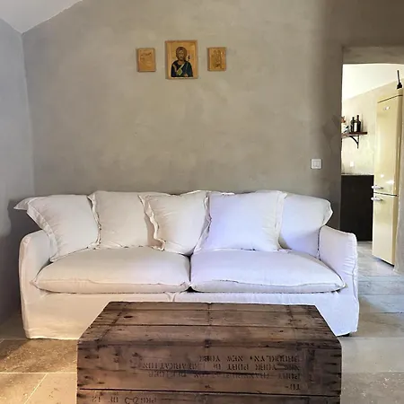 Romantic Med Chic Retreat With Pool On Gr Trail Apartment *
