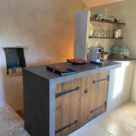 Apartment Romantic Med Chic Retreat With Pool On Gr Trail *
