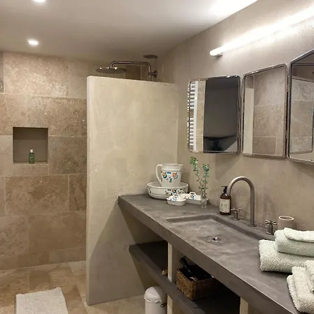 Romantic Med Chic Retreat With Pool On Gr Trail Apartment Mons (Herault)