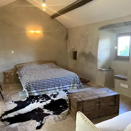 Romantic Med Chic Retreat With Pool On Gr Trail * Mons (Herault)