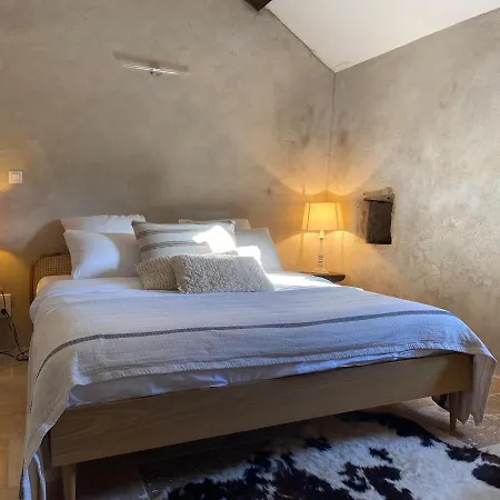 Romantic Med Chic Retreat With Pool On Gr Trail Apartment *