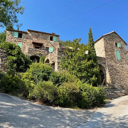 L'appart Du Mas De La Costete Mons-olargues-caroux شقة *